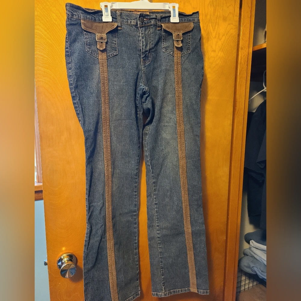 Vintage Bongo jeans with corduroy stripes and buckles. size 13